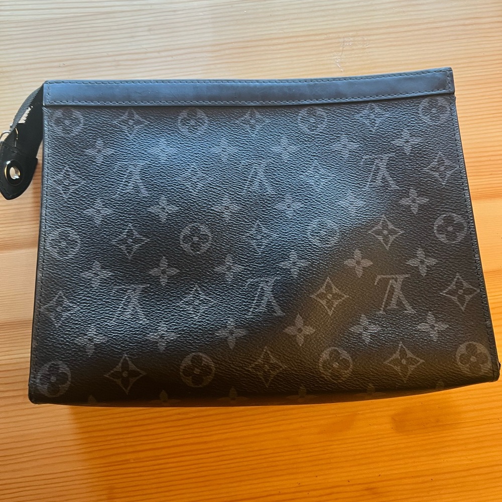 LV pochette voyage monogram eclipse